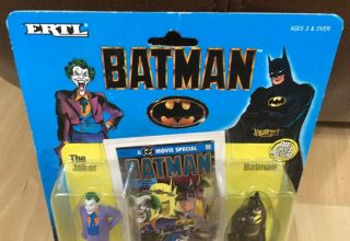 ERTL Vintage Batman & Joker 2.  5” Die Cast Metal Figures w/ Collectors Card 1990 2