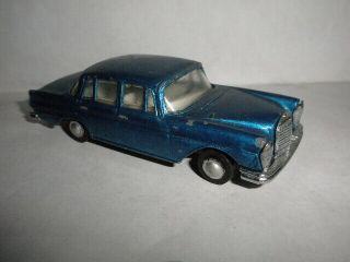 Nicky (dinky) Toys No.  186,  Mercedes - Benz 220 Se.  Made In India