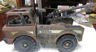 Vintage Mighty Tonka Service Wrecker Tow Truck