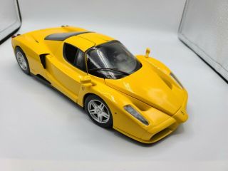 1:18 Hot Wheels 2002 Ferrari Enzo Yellow