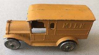 Vintage Die Cast Tootsietoy 3” Federal Milk Van.