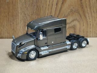 1/64 Dcp First Gear Bronze Volvo Vnl 740 W/ Mid Roof Sleeper Cab Only