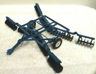 Vintage 1976 Ertl 1/16 Ford Tractor Folding Wing Disk Farm Toy