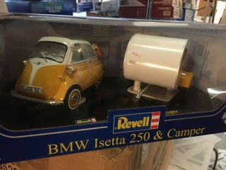 Revell 8486 1/18th Scale Die Cast Bmw Isetta 250 Camper Box Scuffed