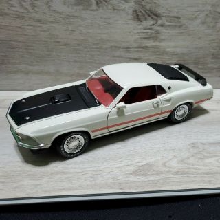 1:18 Ertl American Muscle White 1969 Ford Mustang Mach 1