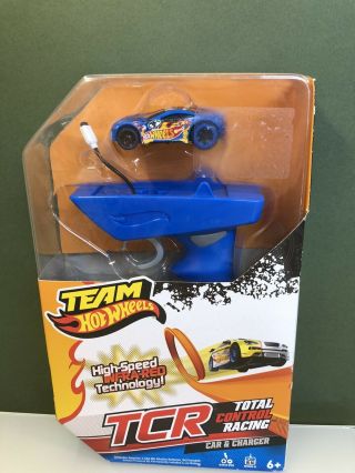 Team Hot Wheels Total Control Racing Car And Charger Torque Twister Boxed