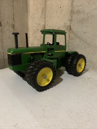 1/16 John Deere 8440 Tractor Made By Ertl