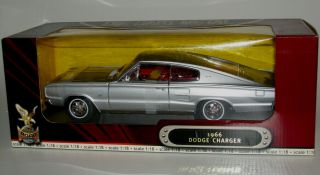 1966 Dodge Charger Silver Diecast Car 1:18 Scale Road Signature Deluxe Edition