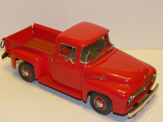 Danbury 1/24 Scale 56 Ford Pickup Truck Red W/ Box