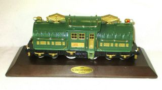 Lionel Train,  Avon 381e Electric Locomotive W/display Base