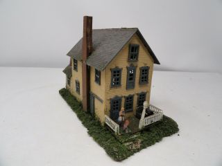 Ho Scale Plastic Building 2 - Story Yellow House 7 " /3.  5 " /4 " B56
