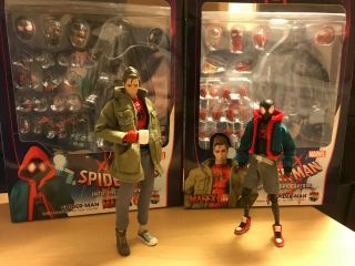 Mafex Into The Spider - Verse Miles Morales And Peter B Parker,  Complete