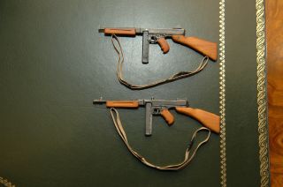 Rare 1/6 scale Thompson M1928A1 & Thompson M1A1 by Soldier Story Submachine Guns 2