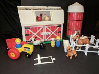 915 1979 Vintage Fisher Price Play Family Farm Barn Silo People Animals