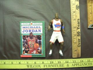 1996 Michael Jordan Space Jam Action Figure And 1991 Sports Shots Book