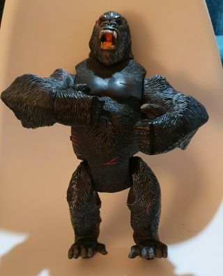 2005 Universal Studios,  Playmates 14 " Supreme King Kong.  Fully