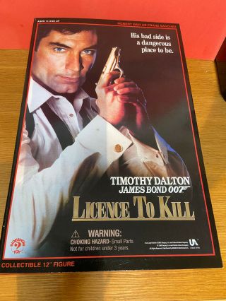 James Bond Sideshow Sanchez Licence To Kill Robert Davi Action Figure Doll 007