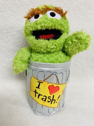 Sesame Street Live Plush 9” Oscar The Grouch Stuffed Animal “i Love Trash” Can