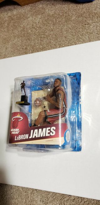 McFarlane 2014 LeBron James Cleveland Cavaliers NBA series 24 (with MVP Trophy) 2