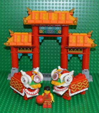 Lego Year Lion Dance (80104) Red And White Lions With Dancer