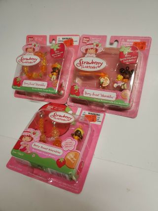 3 2003 Bandai Strawberry Shortcake Berry Sweet Wearable Holly Day In Package