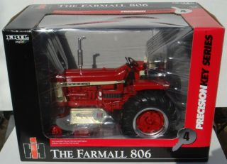 Ertl 1:16 Scale Farmall 806 Row - Crop Tractor Precision Key Series 4 14530 Nib