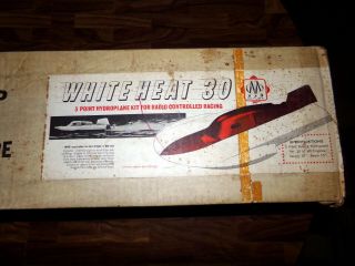 Octura White Heat 30,  30 Inch Vintage Racing Hydroplane Kit.  3 Point H