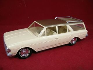 Jo - Han 1:25 1964 Rambler Classic Station Wagon Dealer Promo Model Car Amc