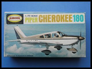 First Issue Aurora Piper Cherokee 180 1:72 Mode Kit 1968