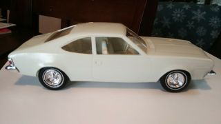 Johan 1974 Amc Hornet Dealer Promotional Model Car In White 1:25