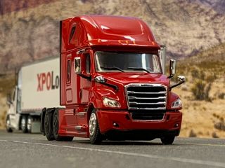 1/64 Dcp Red Freightliner 2018 Cascadia High Roof Sleeper