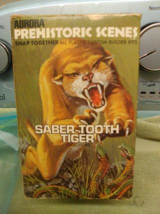 Vintage 1971 Aurora Prehistoric Scenes Saber Tooth Tiger Model Kit