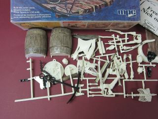 MPC Disney Pirates of the Caribbean model kit FREED IN THE NICK OF TIME Open Box 3