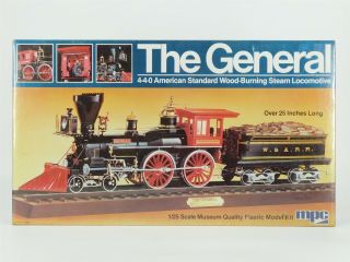 1/25 Scale Mpc 1 - 2001 The General 4 - 4 - 0 American Steam Locomotive Kit - Display