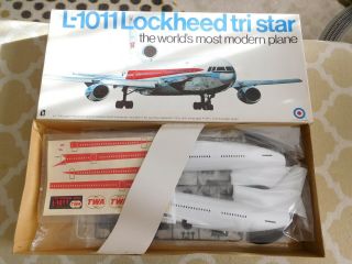 1/100 L - 1011 Lockheed Tri - Star Model Kit By Entex No.  8455