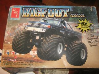 Amt 1:25 Big Foot 4x4x4 Monster Truck Model Kit 6712