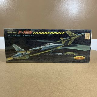 Vintage Aurora Republic F - 105 Thunderchief Scale Model Kit No.  123 - 100