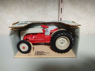 Ertl 1/16 Scale Ford 8n Tractor