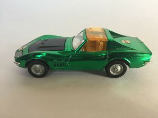 Corgi Toys Chevrolet Corvette Sting Ray Coupe,  green metallic exterior 2