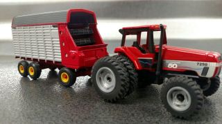 1/64 Ertl Case Ih 7250 Fwa Tractor 50th Anniversary W/ Nh Forage Wagon