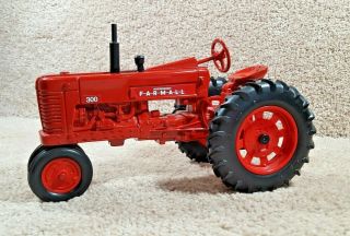 1988 Ertl 1/16 Diecast International Mccormick Farmall 300 Row Crop Tractor