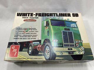 Vtg Amt 1/25 White Freightliner Sd Truck Tractor Model Kit T530 W/decals