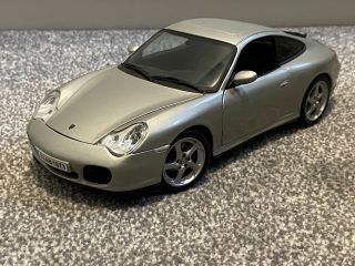 Maisto 1/18 Porsche 996 Carrera 4s Silver Diecast Model (911 C4s)