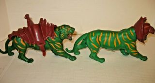3 HE - MAN MASTERS OF THE UNIVERSE FIGURES: 2 BATTLE CATS & 1 PANTHOR (16) 2