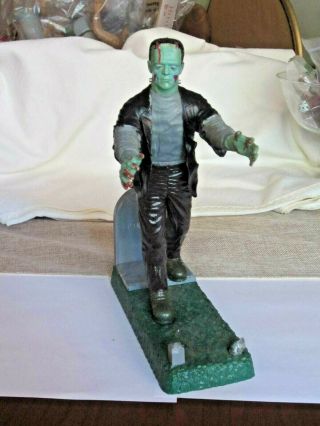 Vintage Universal Monsters Frankenstein Model Built Up Boris Karloff Aurora 1961