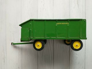 Vintage John Deere Chuck Wagon 553 By Ertl Metal Farm Implement Toy Collectible