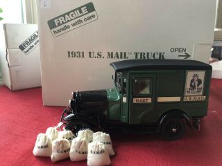 Danbury 1931 Ford Panel U.  S.  Mail Delivery Truck Postal Green 1:24 Diecast