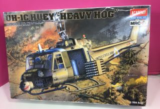 Academy Mrc 1/35 Uh - 1c Huey Heavy Hog 2199