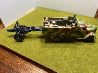 1/35 Scale Built German Truck And Sig Field Gun