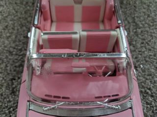 Maisto Cadillac El Dorado Biarritz 1959 1/18 Scale Die Cast Model Car in Pink 3